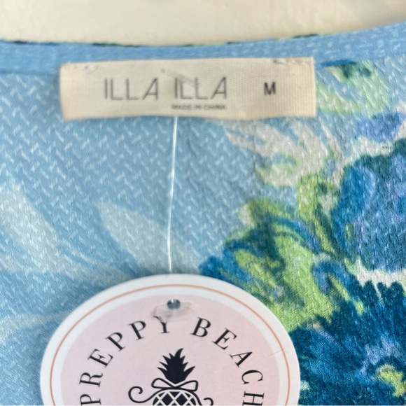 Illa Illa Blue floral flutter top/deep-V wrap front-Medium-NWT - Picture 3 of 11